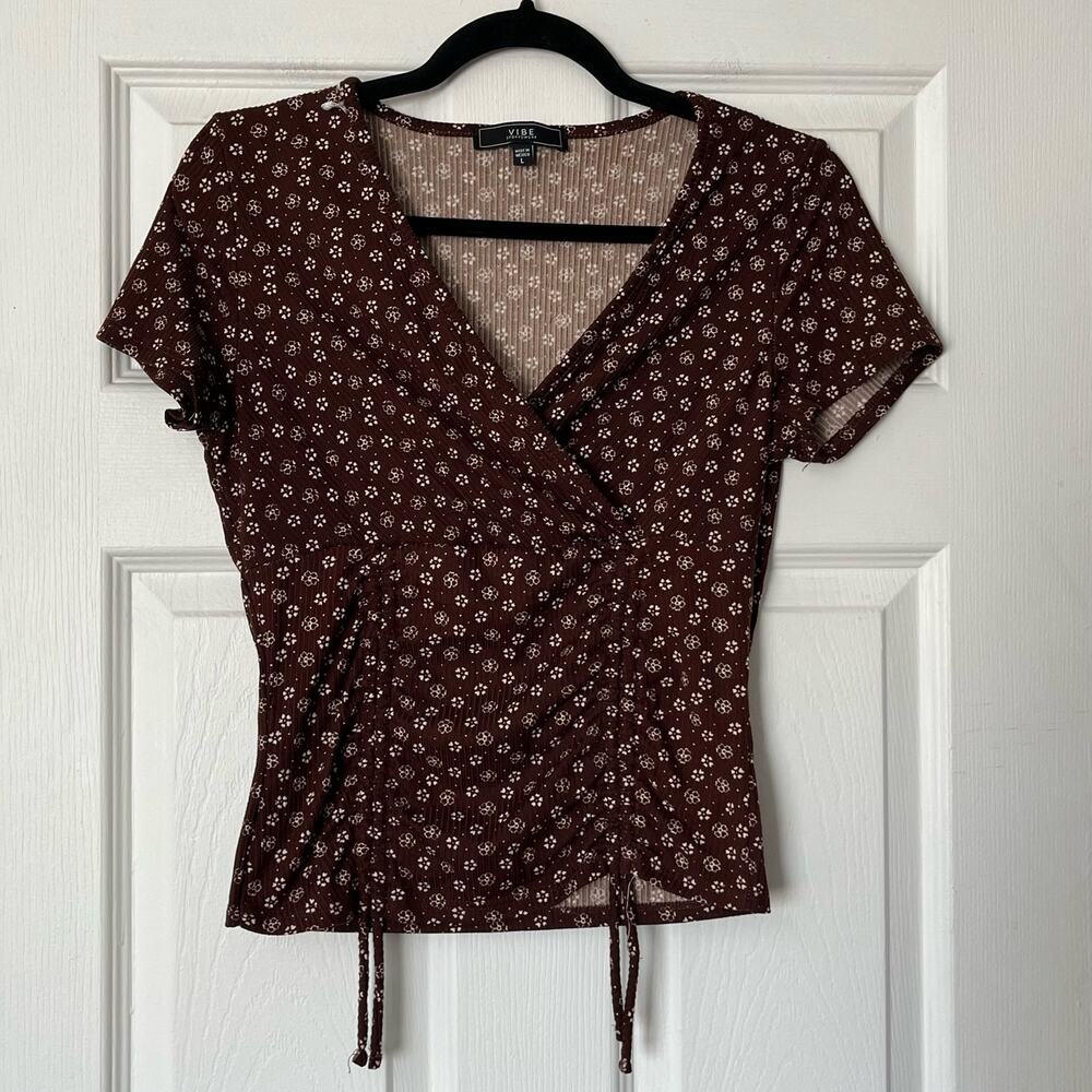 Vibe Sportswear Ribbed Floral Top - Size L